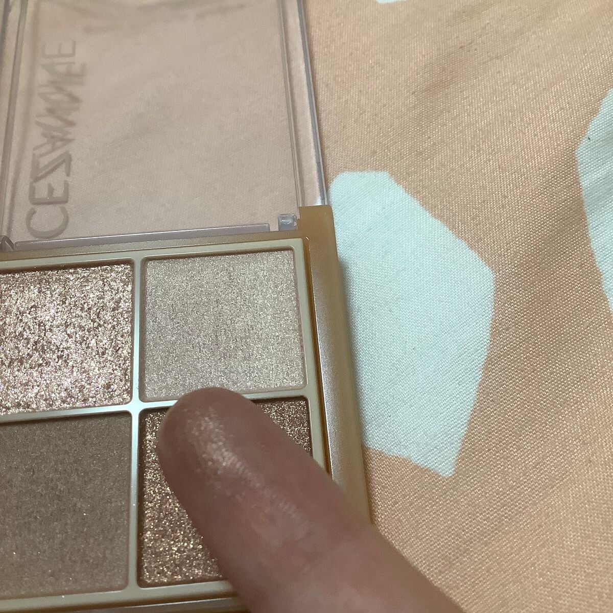 ベージュトーンアイシャドウ/CEZANNE/アイシャドウパレットを使ったクチコミ(6枚目)