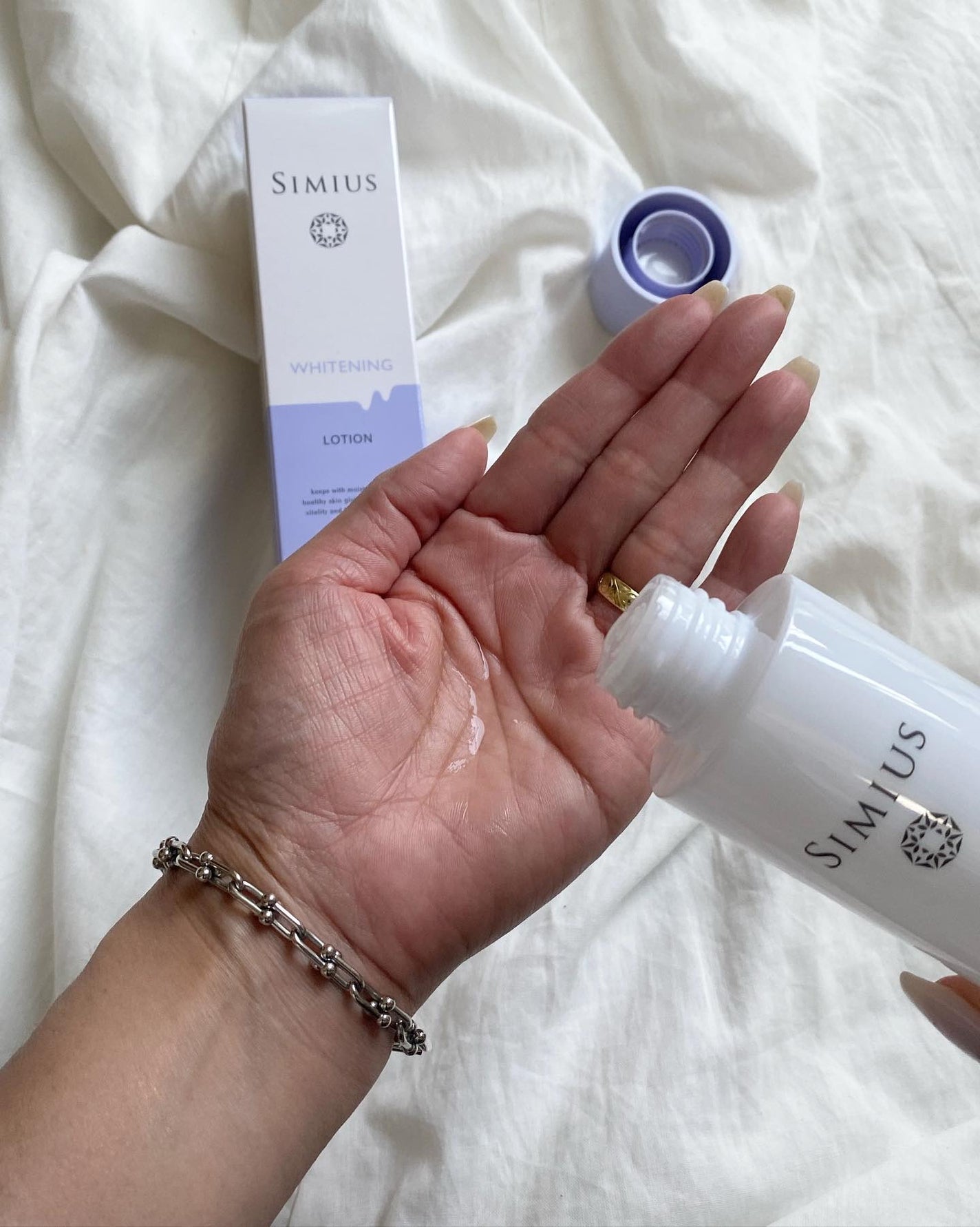 みっきー on LIPS 「.シミウス @simius_beauty薬用美白ホワイトⅭ化粧..」(3枚目)