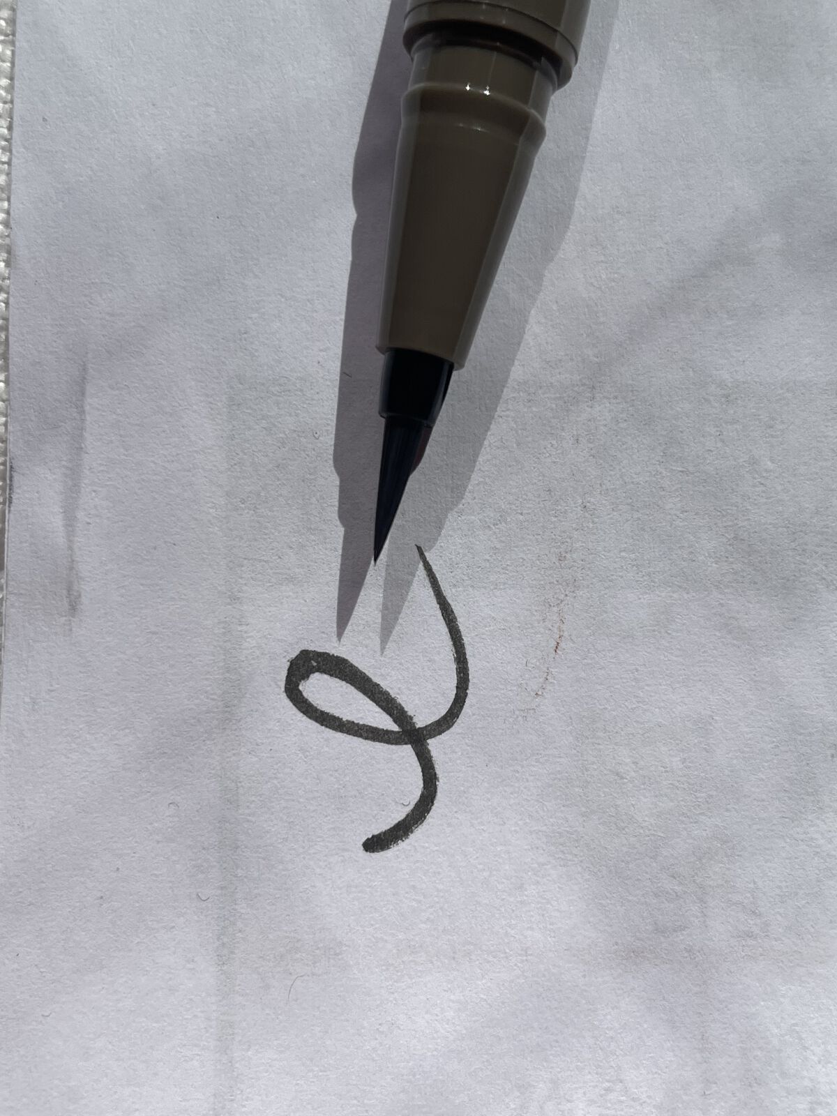 ウォンジョンヨ ドローイングライナー 03 グレージュ/Wonjungyo/リキッドアイライナーを使ったクチコミ（2枚目）