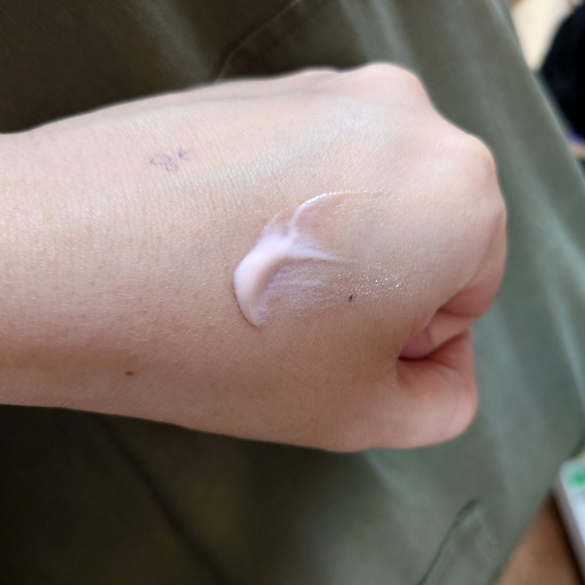 エッセンス スキングロウ プライマー	/SHISEIDO/化粧下地を使ったクチコミ（3枚目）