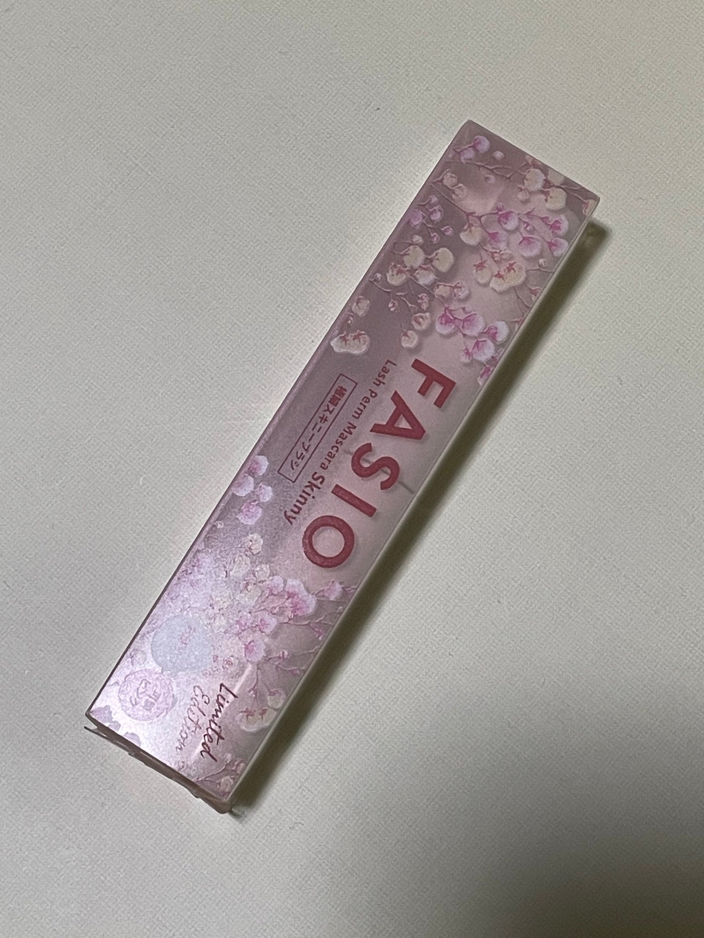 ともこ on LIPS 「FASIOさんのマスカラを、購入。☺️3色のうちのピンクに惹か..」(1枚目)