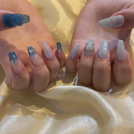 Iuna. Mizuki on LIPS 「.右手はお持ち込みdesign💙#nail#nailstagr..」(2枚目)