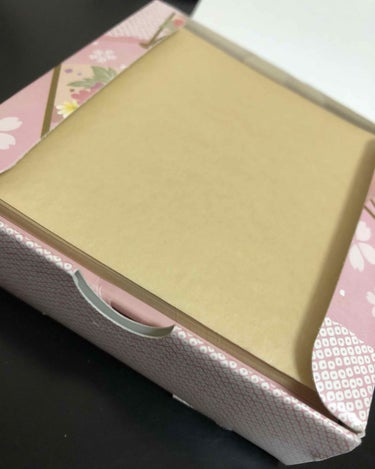 DAISO あぶらとり紙（卓上BOXタイプ）のクチコミ「.*･ﾟ　.ﾟ･*. ダイソー あぶらとり紙(卓上BOXタイプ250枚入り).*･ﾟ　.ﾟ･*.....」（3枚目）