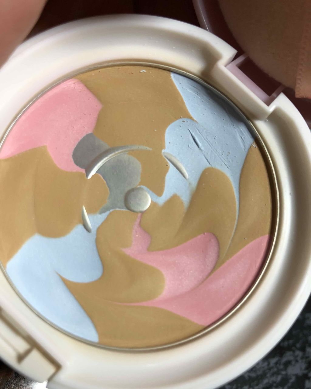 ビューティーチャージ CCパウダー/ヒロインメイク/プレストパウダーを使ったクチコミ（2枚目）