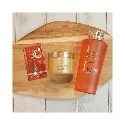 ドクターシーラボⓇ VC100エッセンスローションEXスペシャルのクチコミ「エイジングケア*1に紫外線対策に、ビタミンC誘導体*2最高濃度配合化粧水!
何本どころか何年.....」(3枚目)