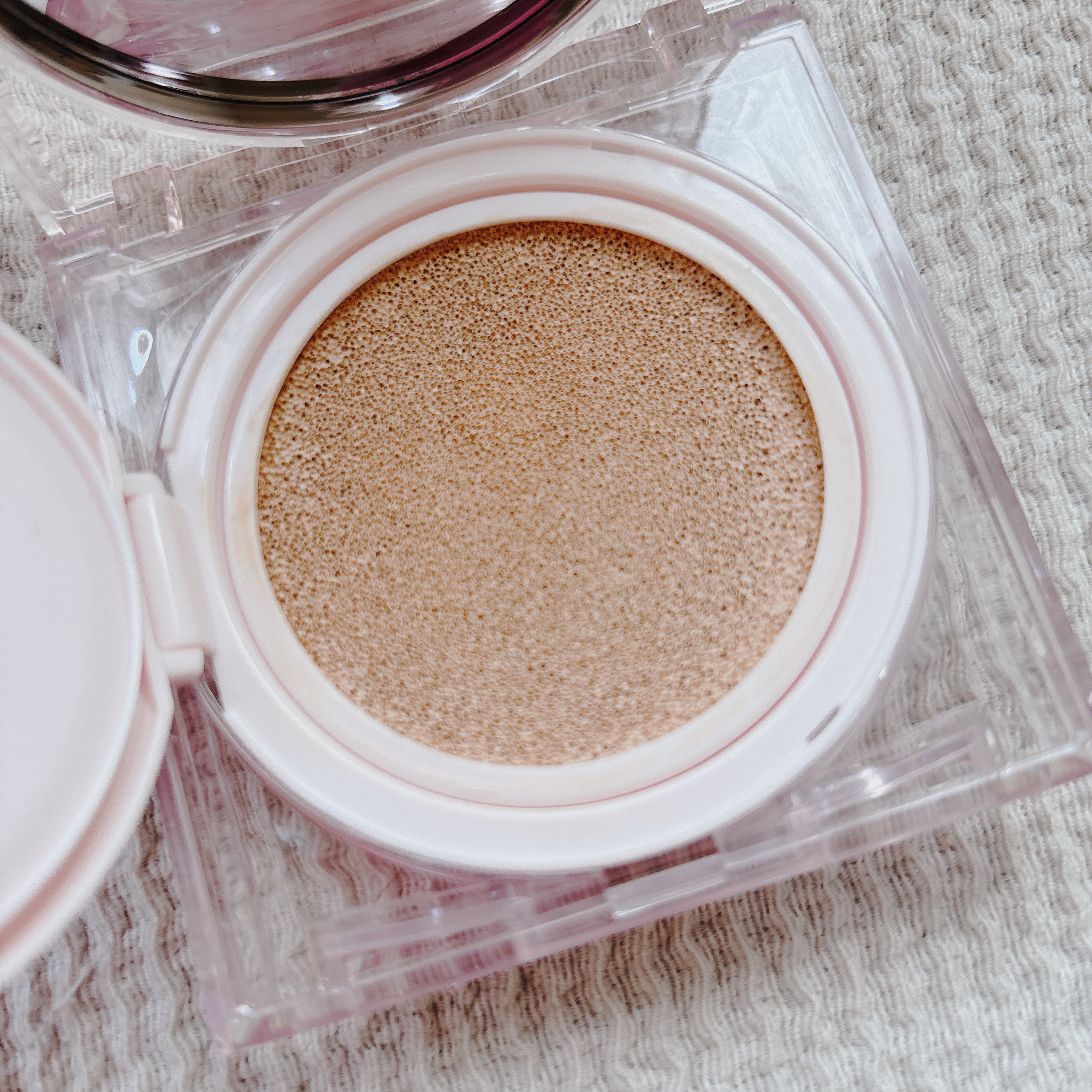 CLIO キル カバー ハイ グロウ クッションのクチコミ「思っていたより薄づきでしたが、何度塗り直しても厚塗り感が出ないので簡単に終わらせたい時に重宝し.....」（2枚目）