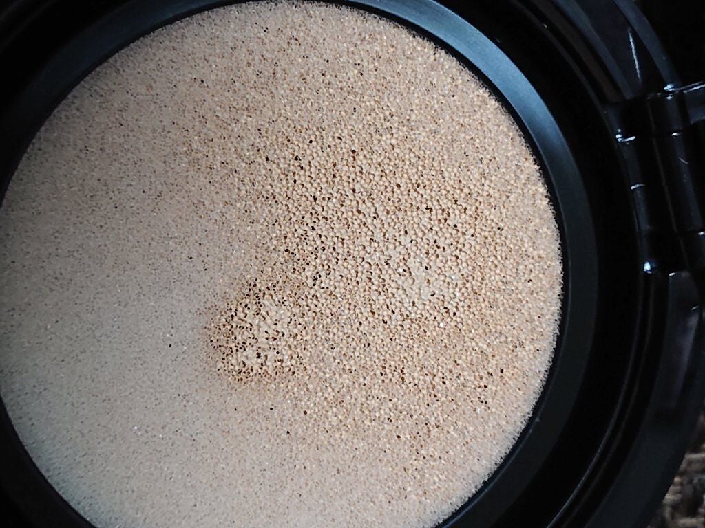 マジックスノークッションブラック 3.0/APRILSKIN/クッションファンデーションを使ったクチコミ(4枚目)