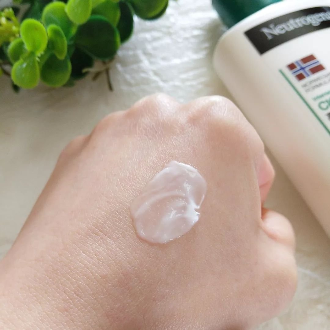 ノルウェー フォーミュラ インテンスリペア CICAボディエマルジョン/Neutrogena/ボディローションを使ったクチコミ（3枚目）