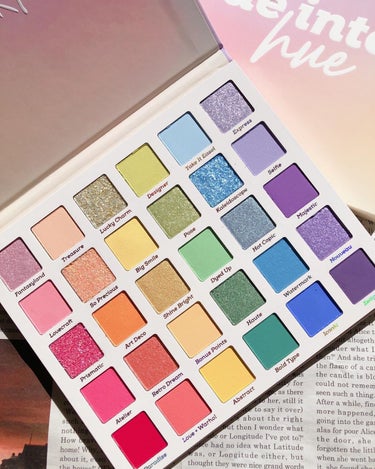 ❤️ColourPop
fade into hue

💚bh cosmetics
Galaxy Chic Baked Eyeshadow Palette

を使ってふわふわレインボーメイク🌈🌈


日常