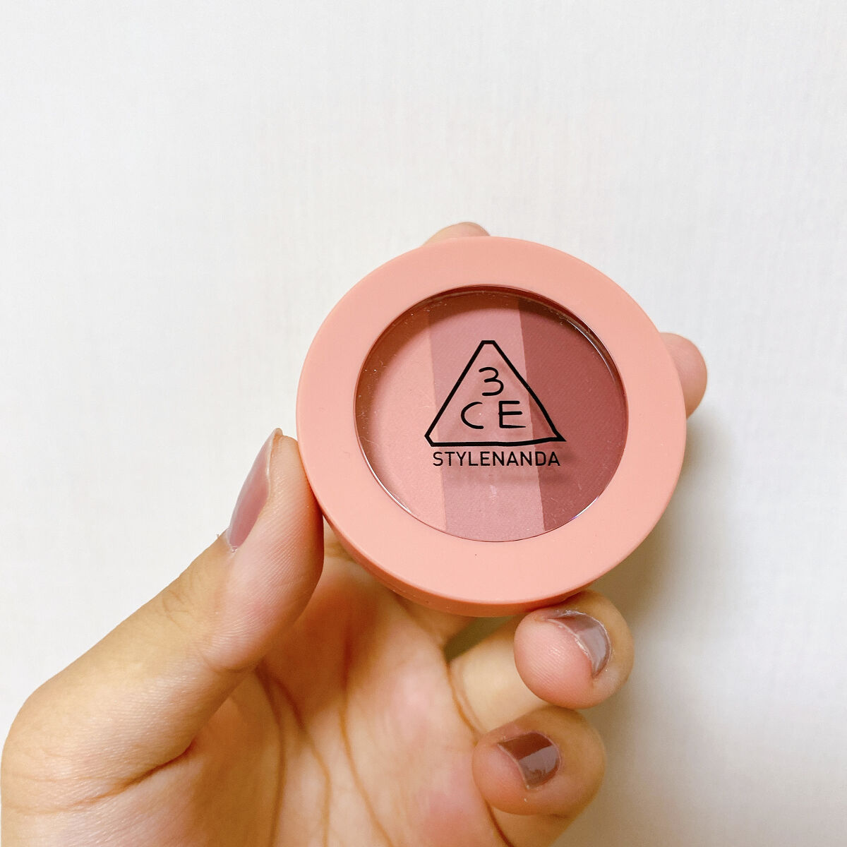 3CE TRIPLE SHADOW #RIGHT AROUND/3CE/アイシャドウパレットを使ったクチコミ（1枚目）