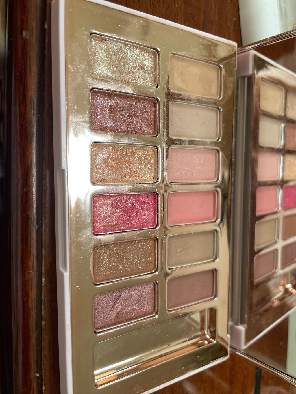 バレンタインボックス3ローズモーメント/VAVI MELLO/アイシャドウパレットを使ったクチコミ（2枚目）