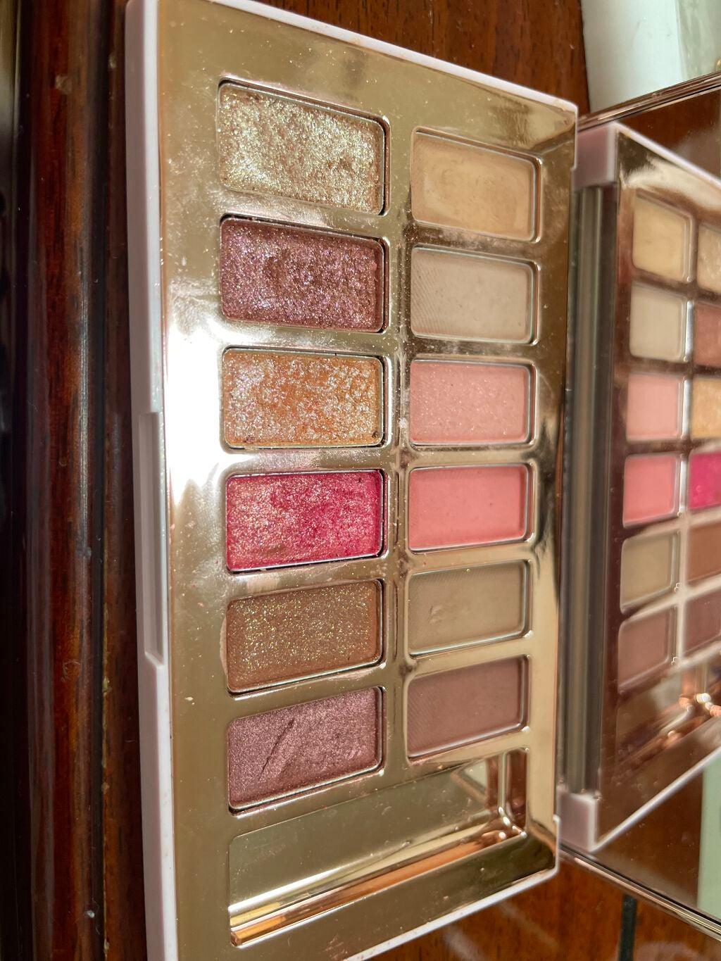 バレンタインボックス3ローズモーメント/VAVI MELLO/アイシャドウパレットを使ったクチコミ(2枚目)