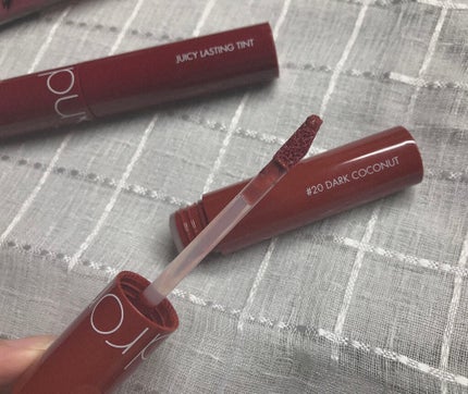 ジューシーラスティングティント/rom&nd/リップティントを使ったクチコミ(4枚目)