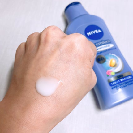 プレミアムボディミルク ホワイトニング【医薬部外品】 /ニベア/ボディミルクを使ったクチコミ(3枚目)