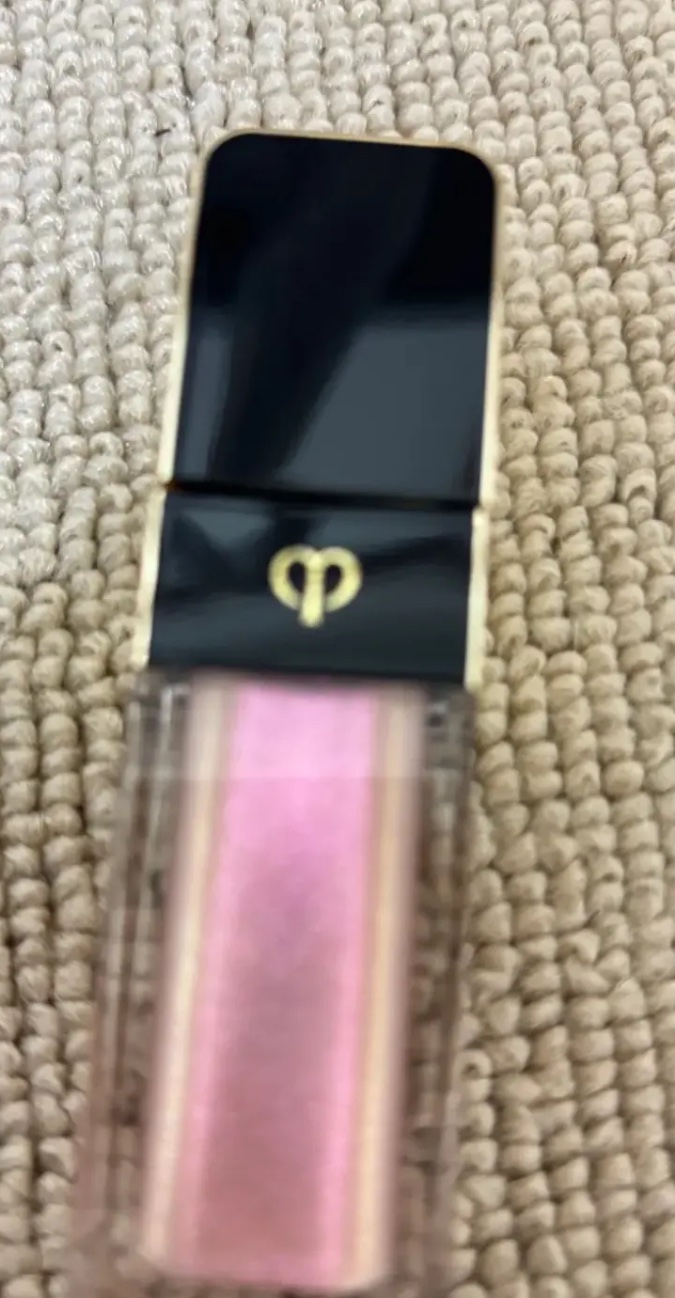 ルージュクレーム エタンスラン 303 Medinilla Magnifica/クレ・ド・ポー ボーテ/口紅を使ったクチコミ（1枚目）