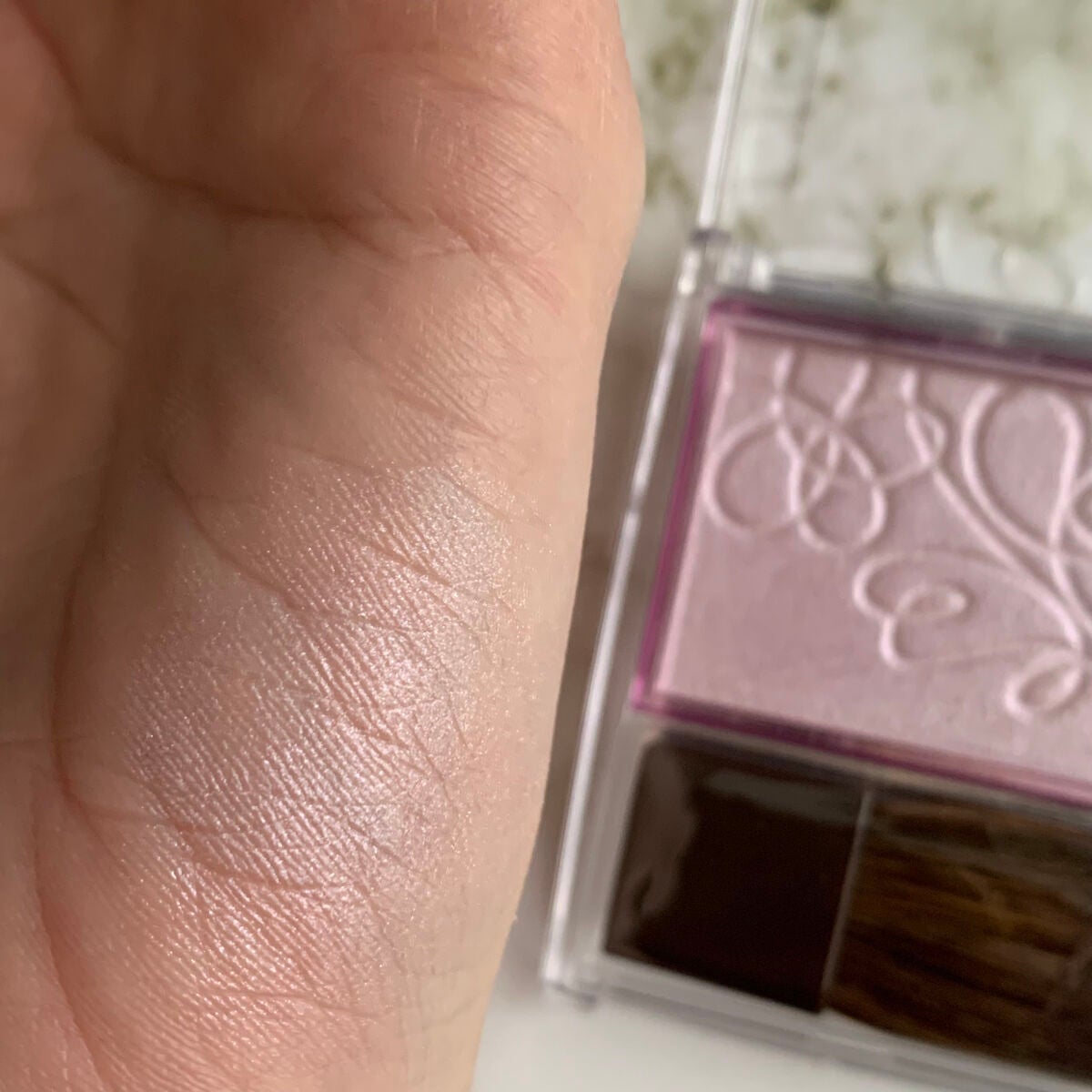 パールグロウニュアンサー/CEZANNE/パウダーハイライトを使ったクチコミ(4枚目)