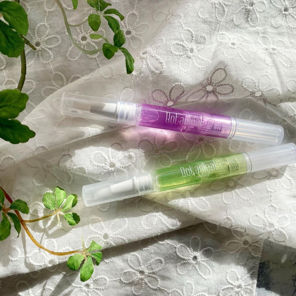 coral_rouge_9k0j on LIPS 「すらっと長く白爪に憧れて爪を育ててます💅ジェリスアロマキューテ..」(3枚目)