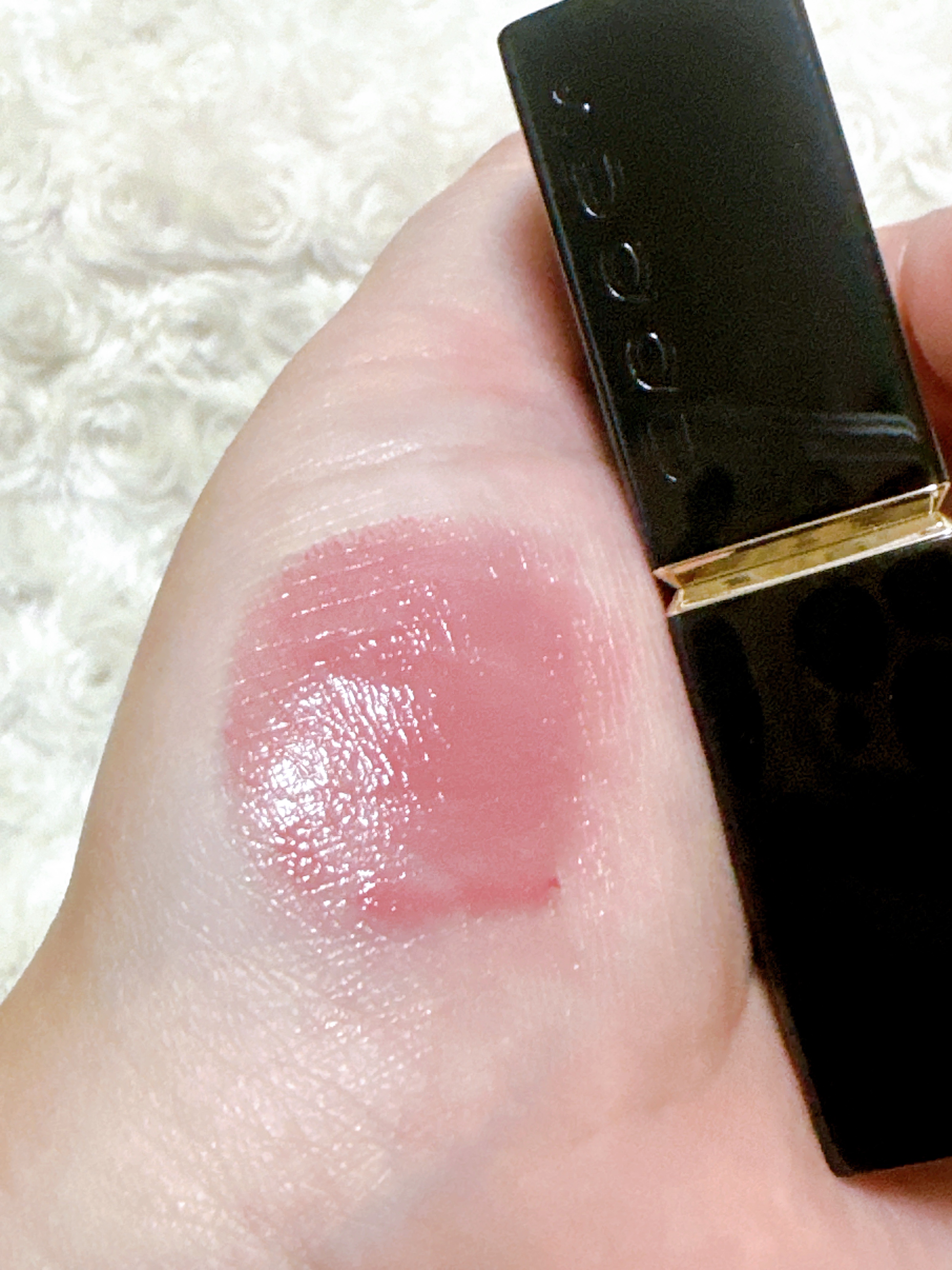 モイスチャー グレイズ リップスティック 103 透秋桜 -SUKEKOSUMOSU（限定色）/SUQQU/口紅を使ったクチコミ（3枚目）