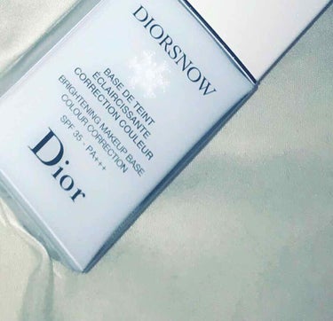 Dior スノー メイクアップ ベース UV35 SPF35／PA+++のクチコミ「このディオールは神のコントロールカラーベースですね！

わたしはポールジョーの下地と
半分半分.....」（1枚目）