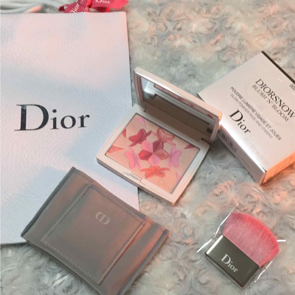 スノー ブラッシュ&ブルーム パウダー/Dior/パウダーチークを使ったクチコミ(2枚目)