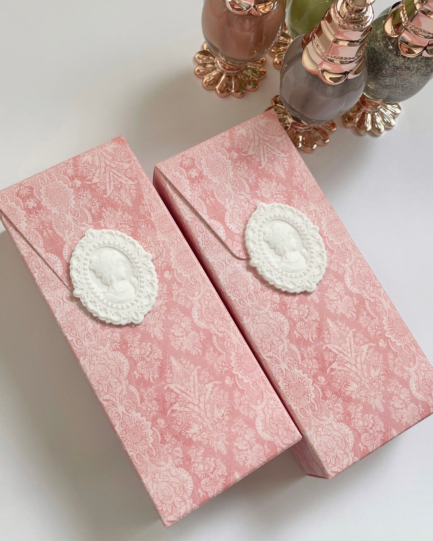 女王のカメオネイルカラー/COLORROSE/マニキュアを使ったクチコミ(3枚目)