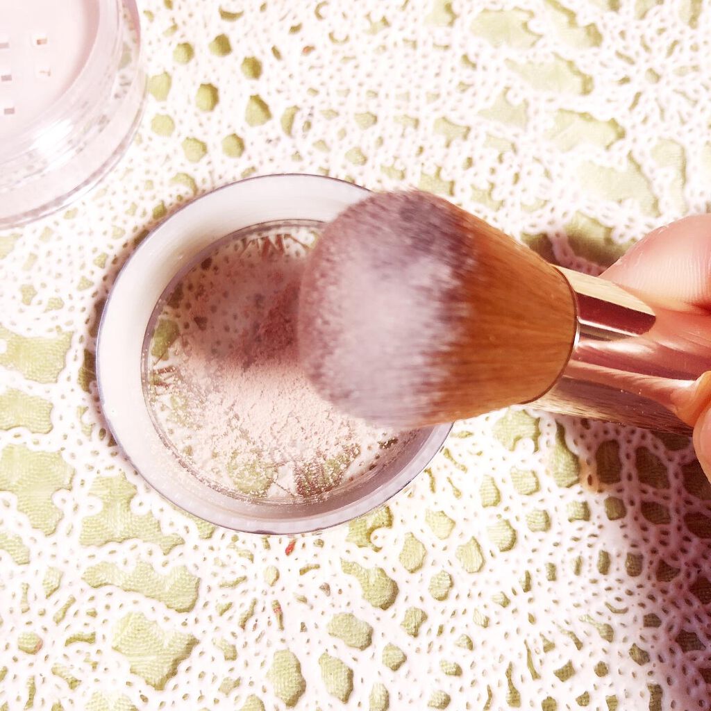 ONLY MINERALS 薬用ホワイトニングファンデーションのクチコミ「個人的にオンリーミネラルのファンデーションはカバー力があって、しっとりするので好きです。
今回.....」（3枚目）