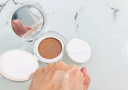 グレーズ ウォータリング クッション/athé/クッションファンデーションを使ったクチコミ(2枚目)