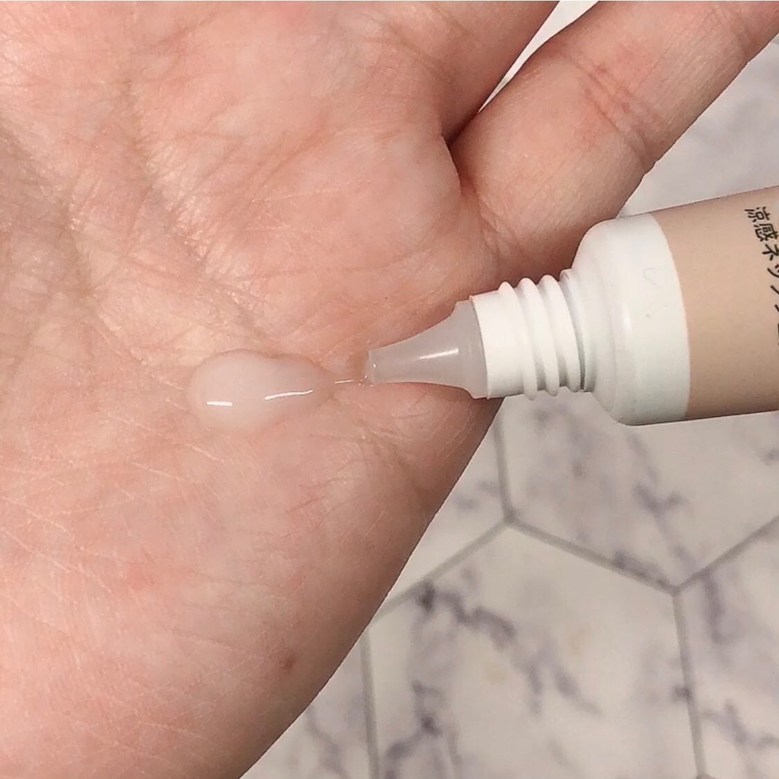 8x4 アロマスイッチ 涼感ネックジェル パリスブーケの香り/8x4/デオドラント・制汗剤を使ったクチコミ(4枚目)