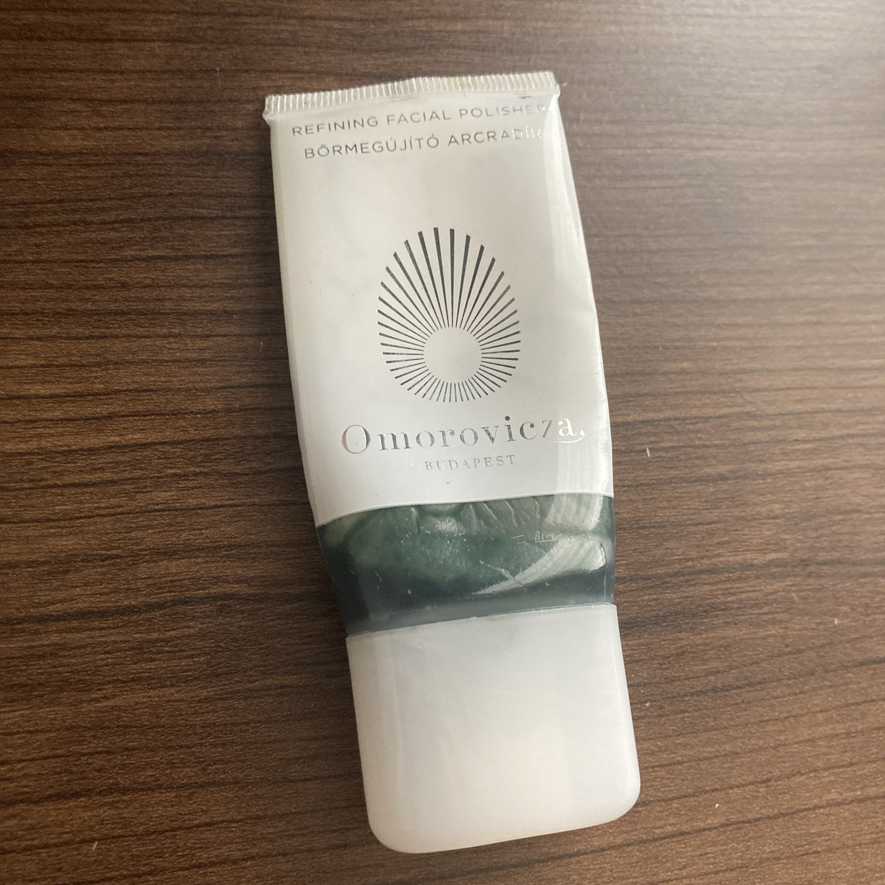 リファイニングフェイシャルポリッシャー/Omorovicza/洗い流すパック・マスクを使ったクチコミ（1枚目）