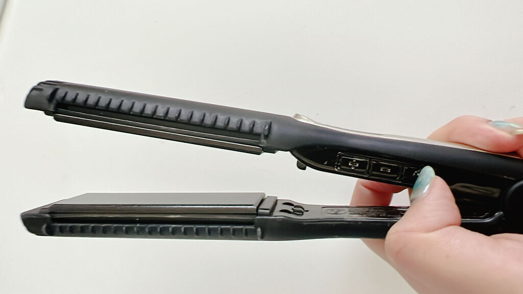 ホリスティックキュア ストレートアイロン/ホリスティックキュア/ストレートアイロンを使ったクチコミ（3枚目）