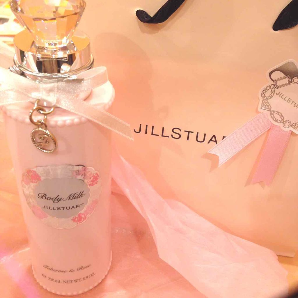 ゆーあ*☺︎ on LIPS 「JILLSTUARTのボディミルクです🎁💕友達からもらって初め..」(1枚目)