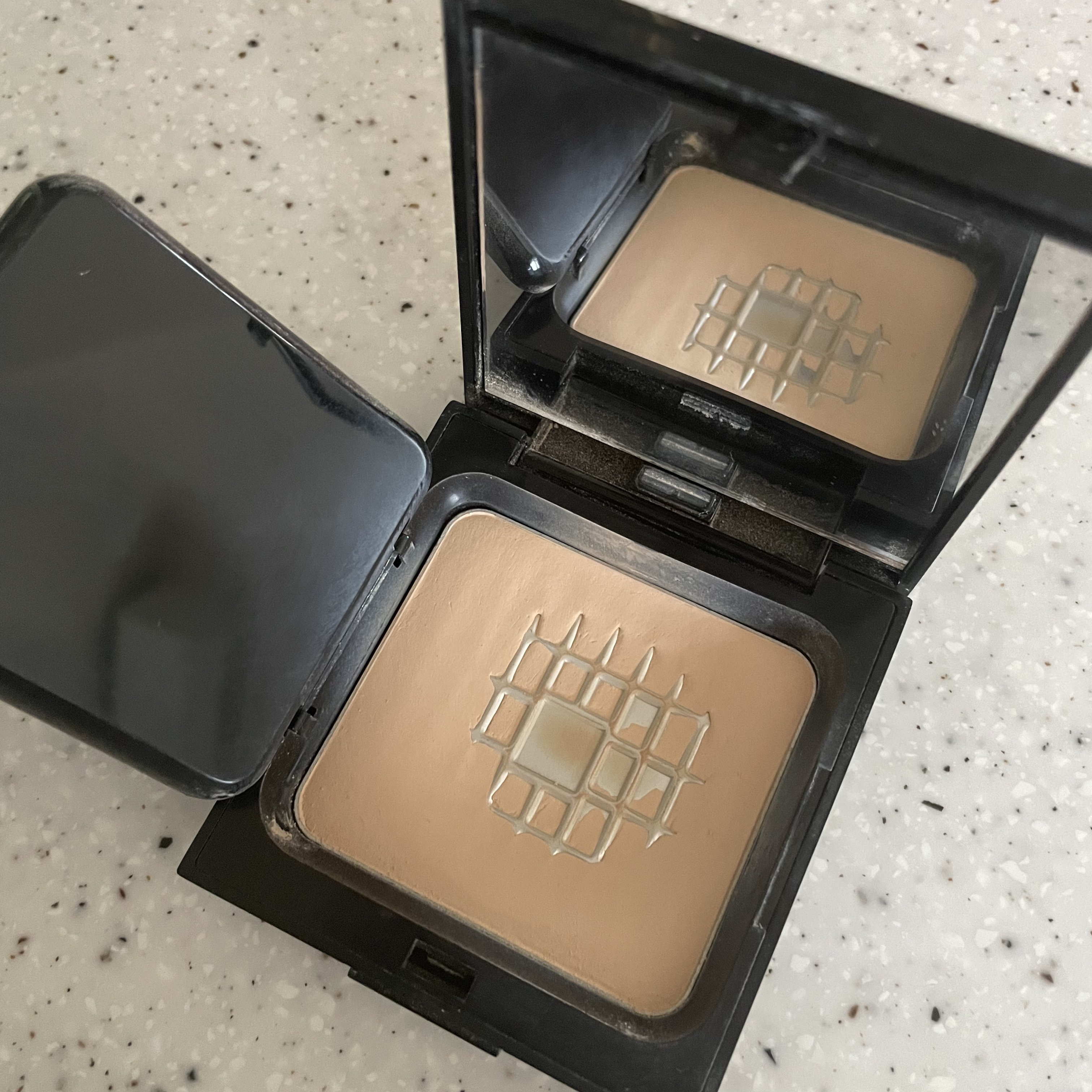 ステイ パーフェクト プレスト パウダー 03 リネン/CLIO/プレストパウダーを使ったクチコミ（2枚目）