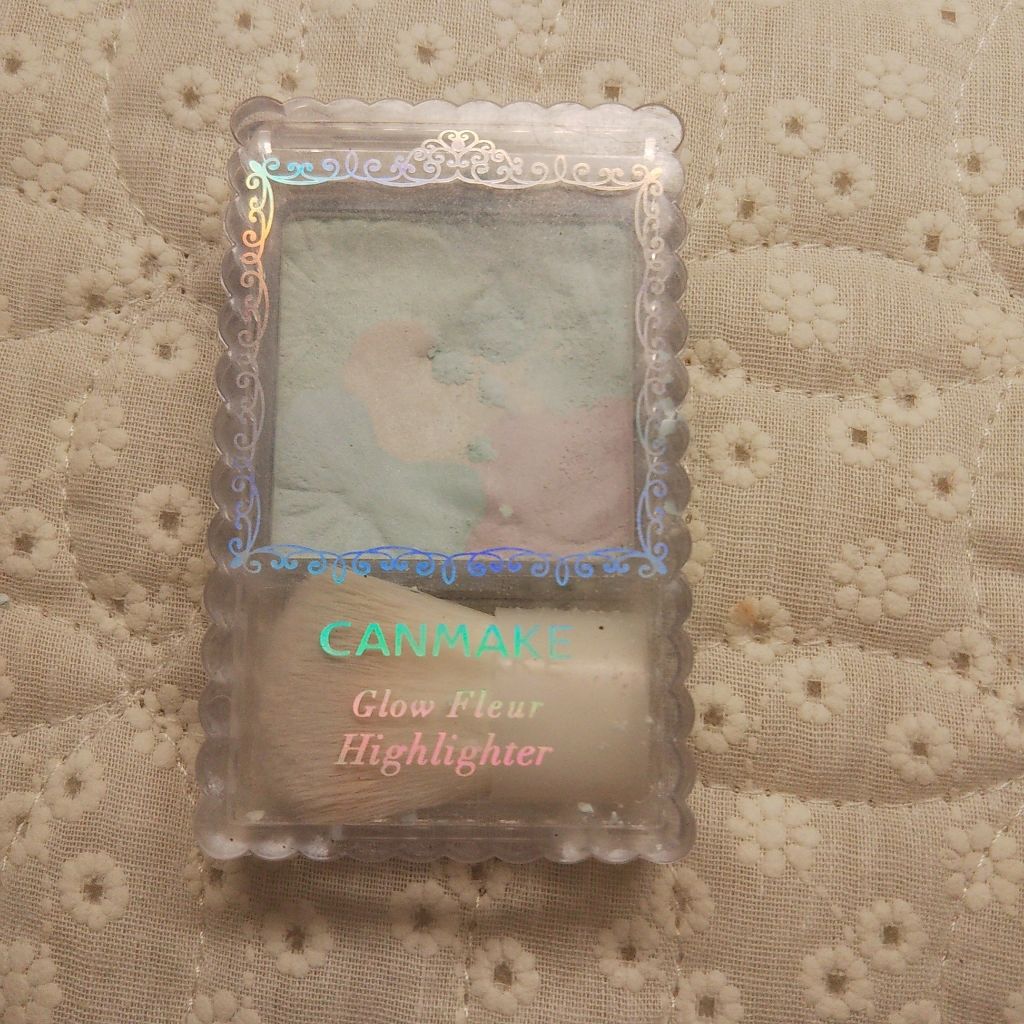 グロウフルールハイライター/キャンメイク/パウダーハイライトを使ったクチコミ（1枚目）