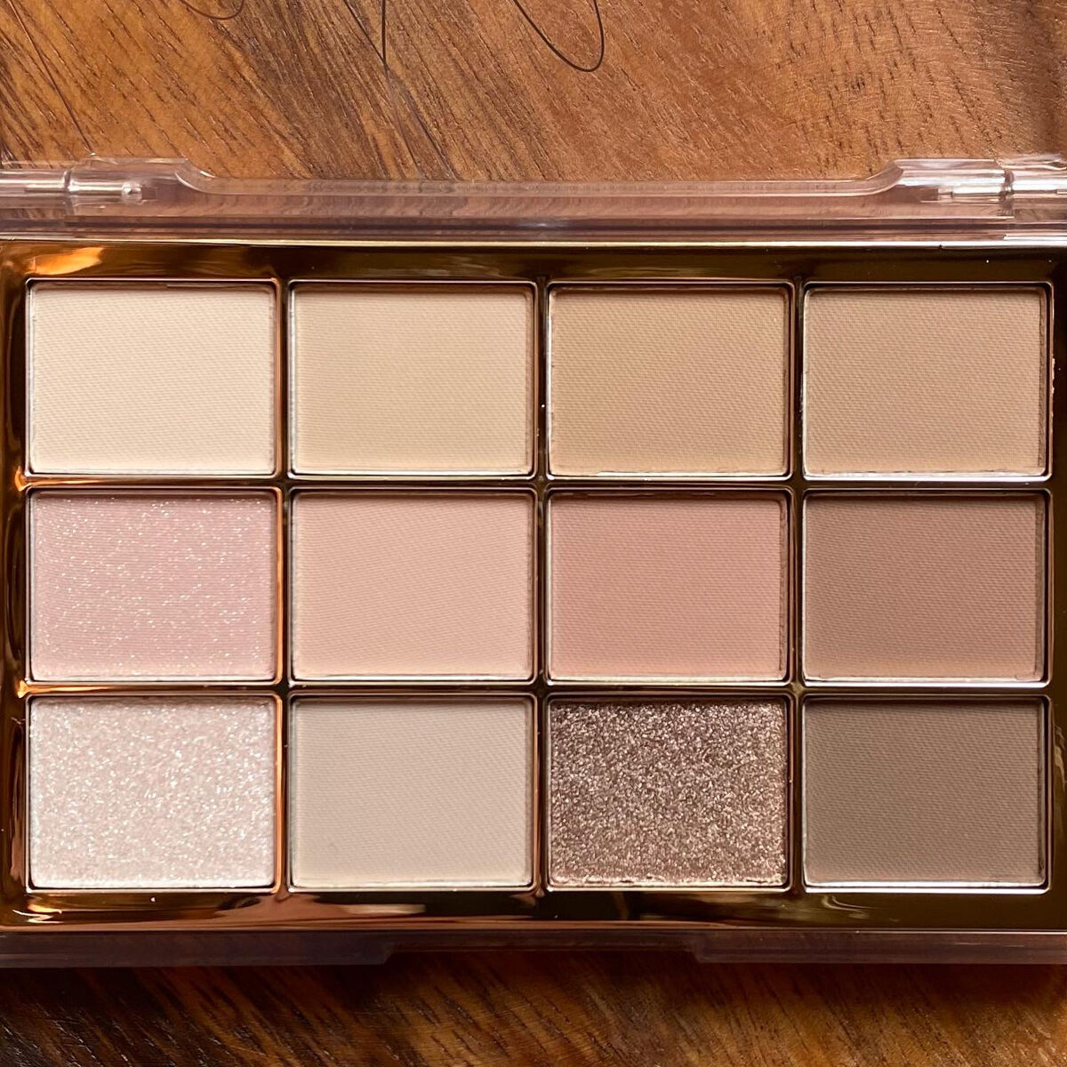 ソフトブラーリングアイパレット/wakemake/アイシャドウパレットを使ったクチコミ（3枚目）