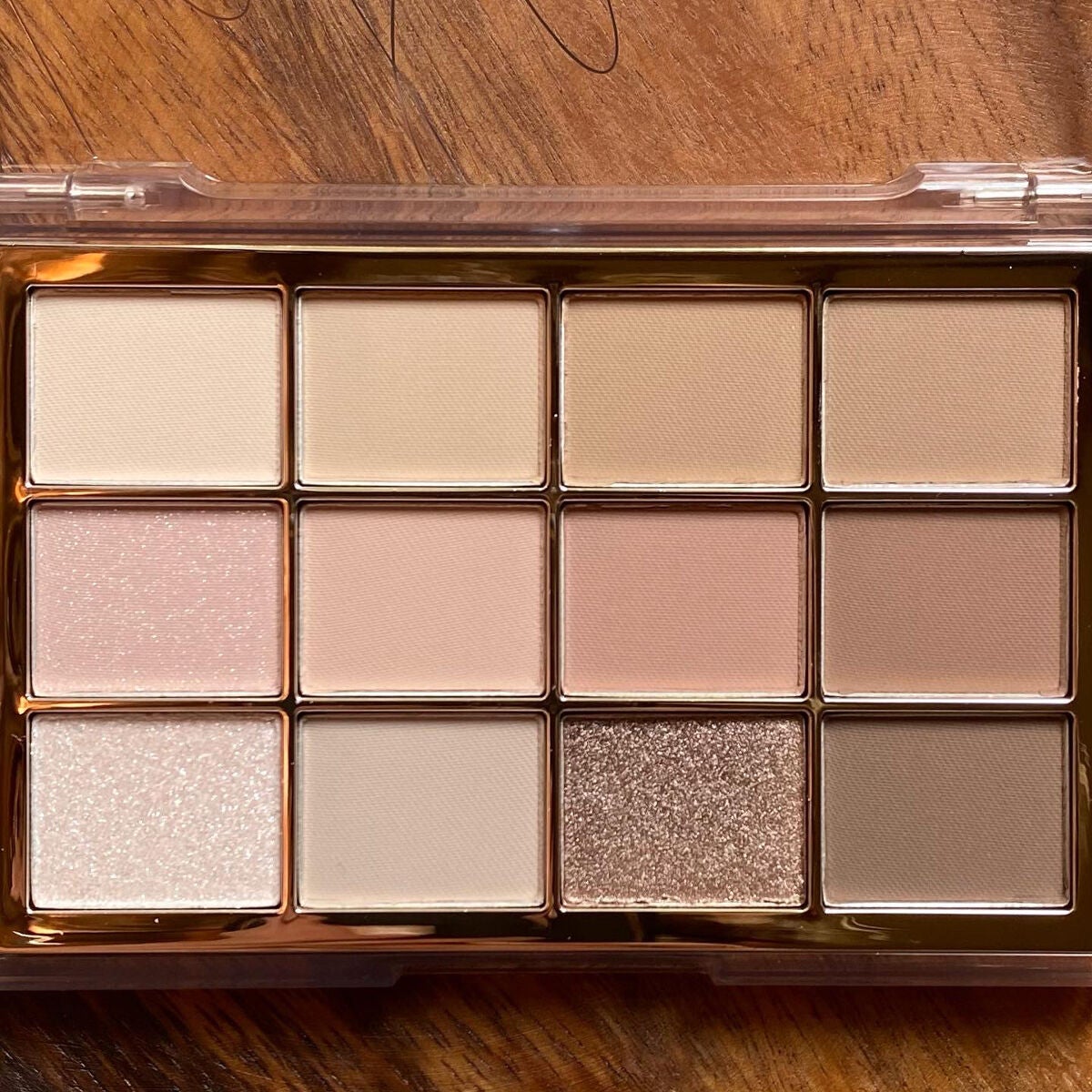 ソフトブラーリングアイパレット/wakemake/アイシャドウパレットを使ったクチコミ(3枚目)