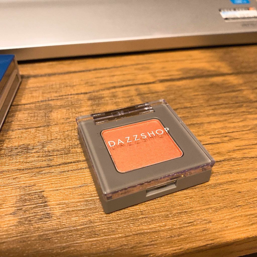 アリュールド シングル アイシャドウ/DAZZSHOP/単色アイシャドウを使ったクチコミ（2枚目）