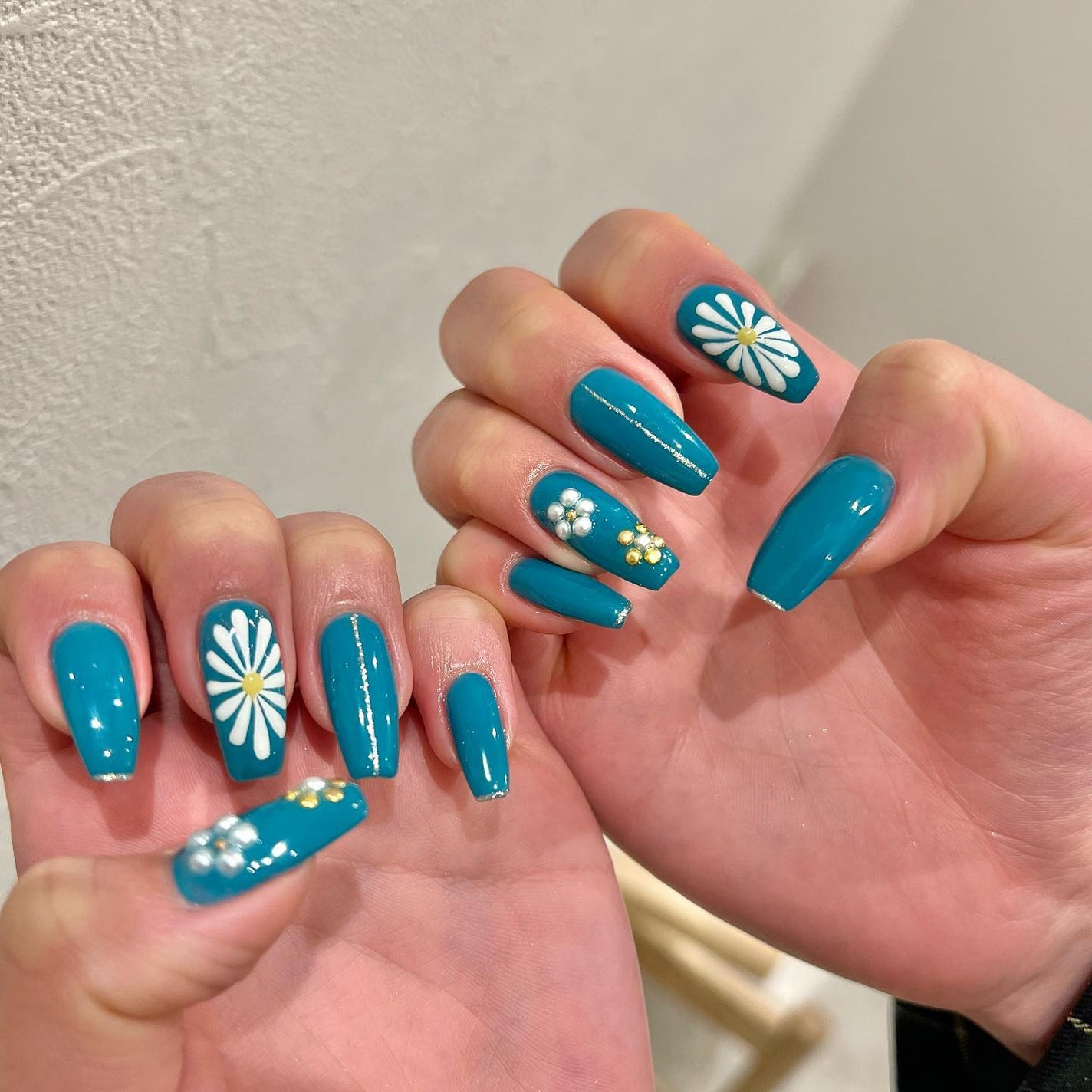 hiraichan on LIPS 「...20代〜30代に自慢したくなる爪先へ✨.おすすめのデザイ..」(1枚目)