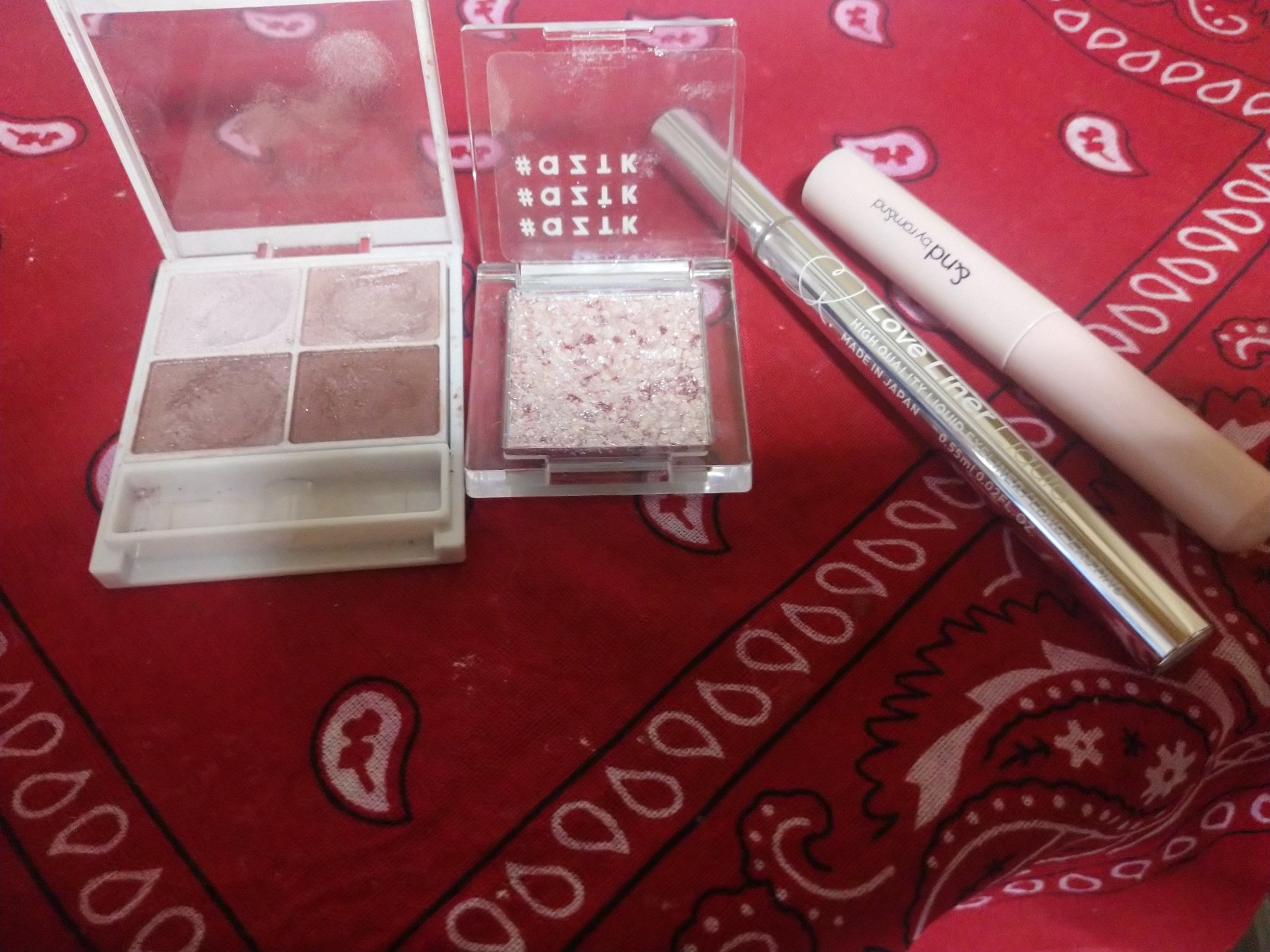 シングルアイシャドウ/aZTK/単色アイシャドウを使ったクチコミ（1枚目）