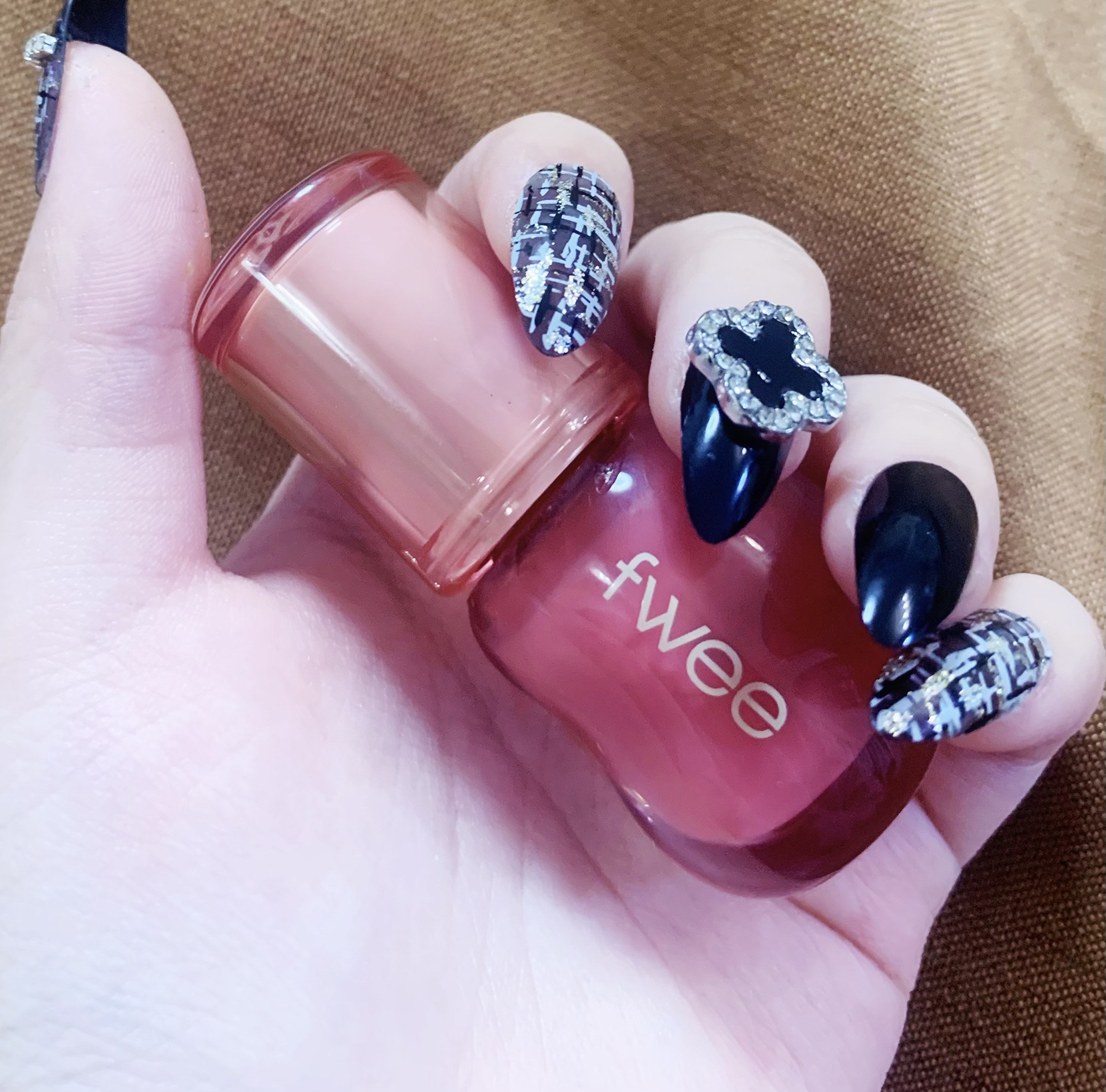 フィー 3Dボリューミンググロス/fwee/リップグロスを使ったクチコミ（2枚目）