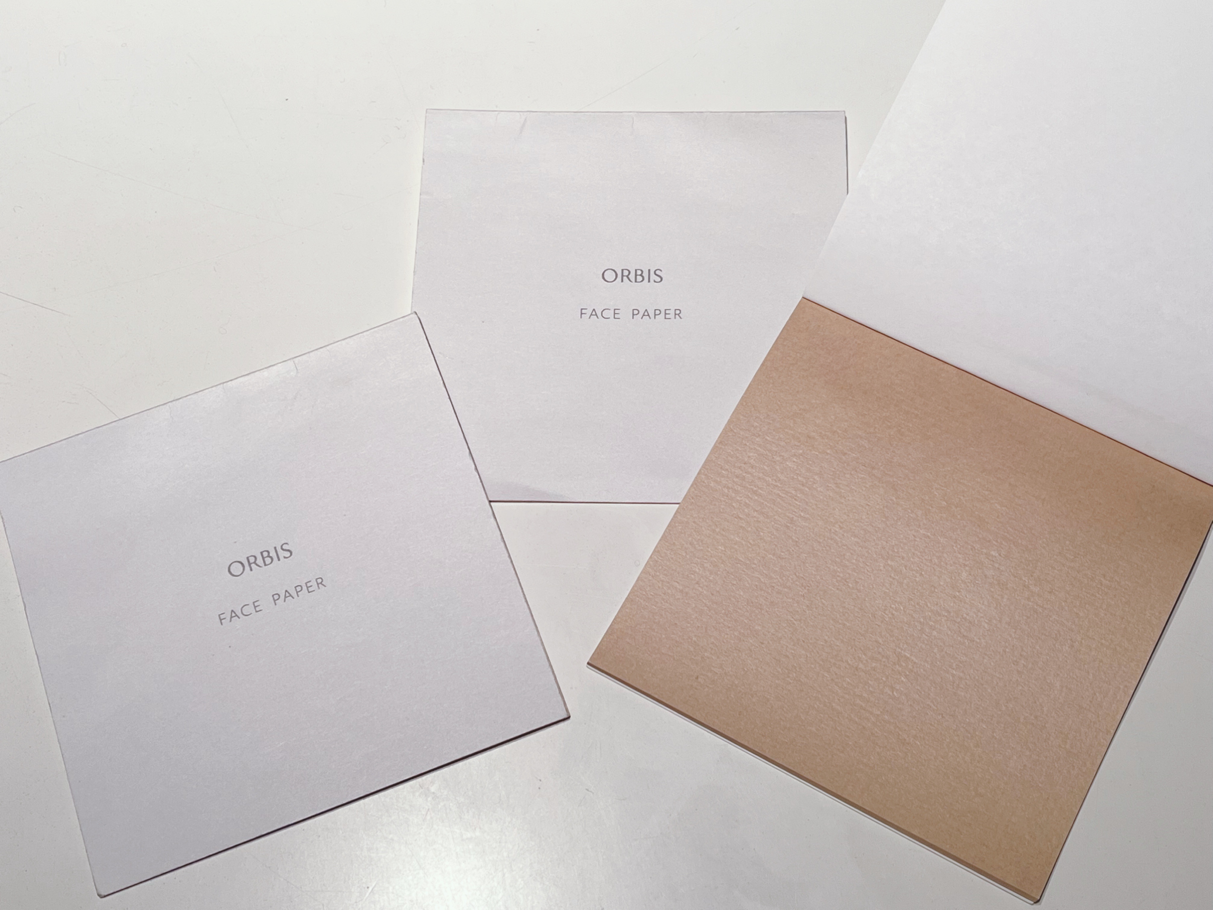 オルビス あぶらとり紙のクチコミ「オルビスのあぶらとり紙。
冬の間はパウダーを持ち歩かず、休憩時間にこちらでテカリを抑える程度に.....」（1枚目）