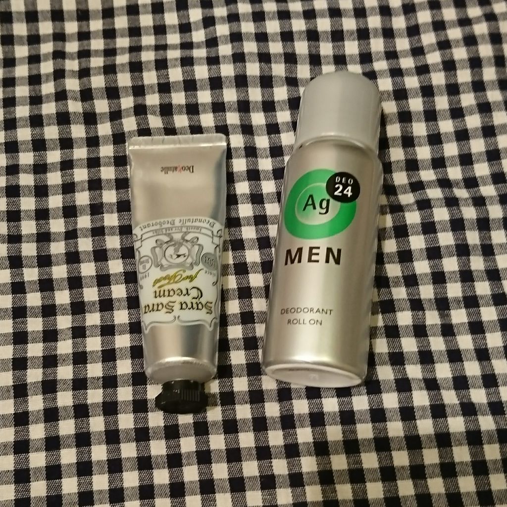 汗臭対策で冬も使ってます。

特に足は靴を脱いだときの臭いが
治まってて助かってます(´；ω；`)