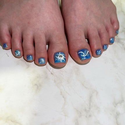 cst on LIPS 「#White#blue#夏ネイル#フットネイル#ネイル好きな人..」(3枚目)