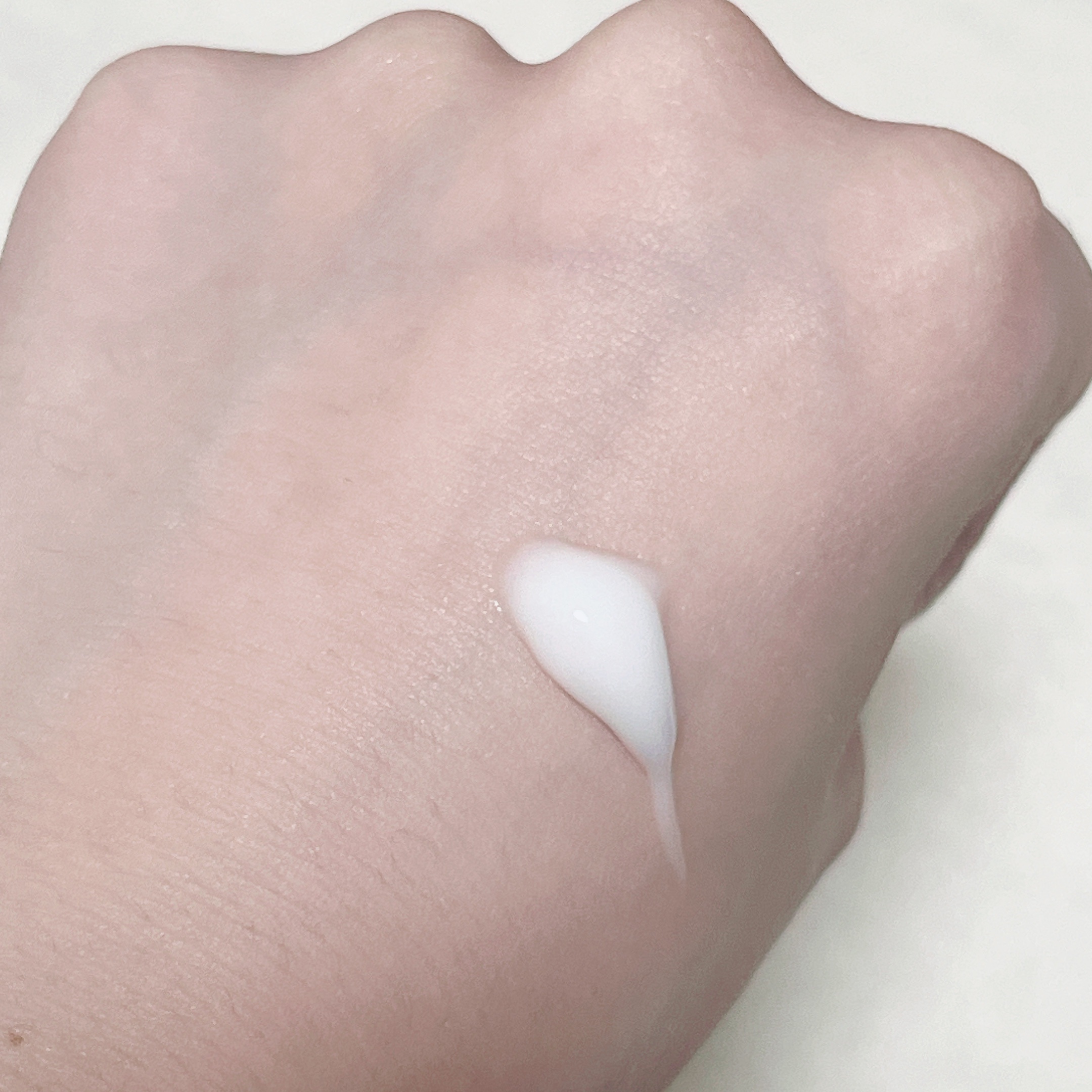 GLUTA-HYA SERUM BURST LOTION/ヴァセリン/ボディローションを使ったクチコミ（2枚目）