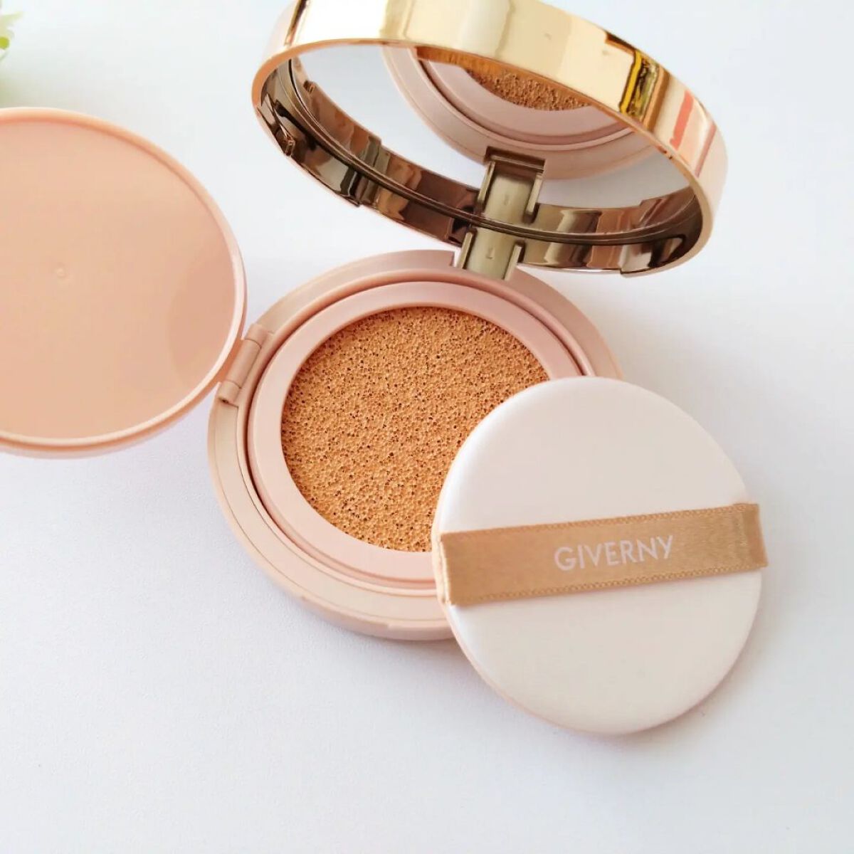 密着カバークッション 21 ライトベージュ/GIVERNY/クッションファンデーションを使ったクチコミ（1枚目）