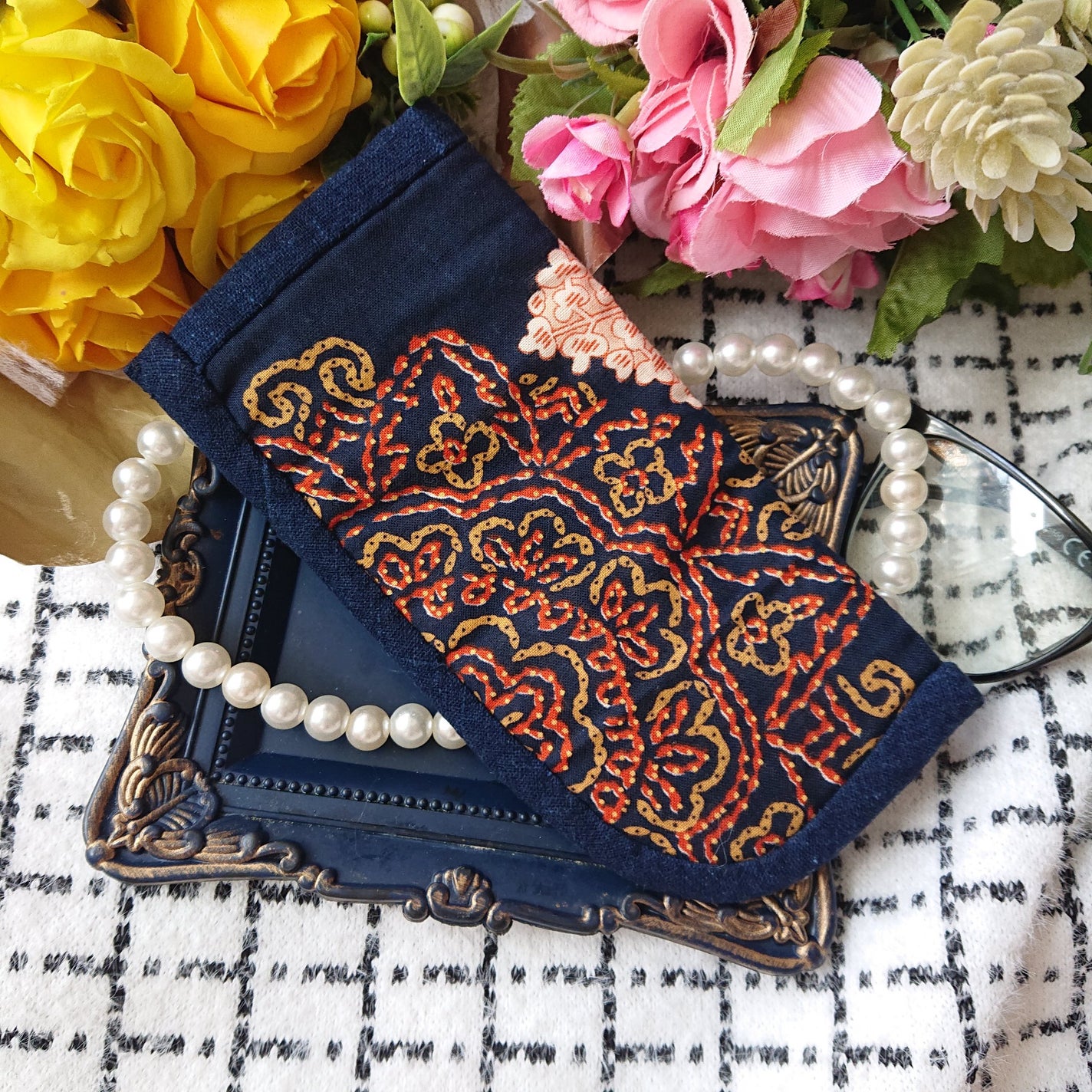 真紅 on LIPS 「古布メガネケースをお試しさせて頂きました。『商品説明』★バン..」(3枚目)