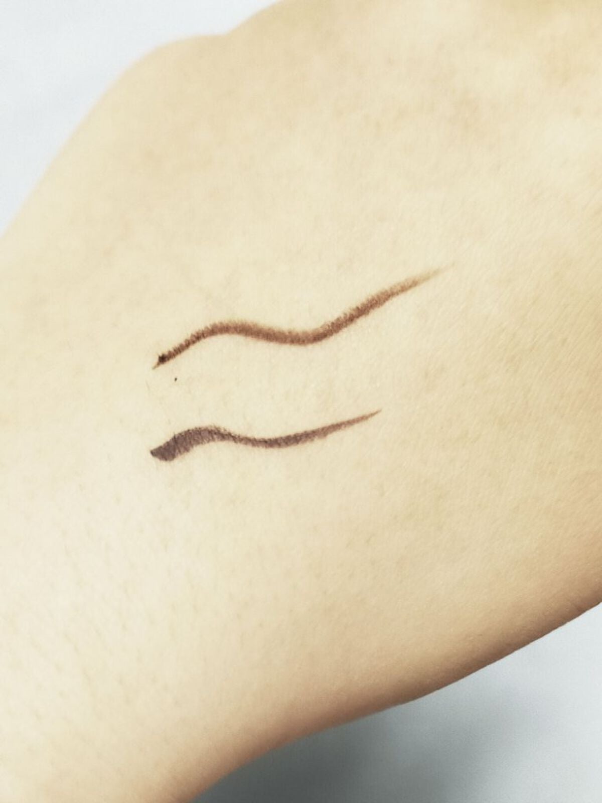 さ on LIPS 「今日はダイソーとセリアでそれぞれアイライナーを買ってみました!..」(1枚目)