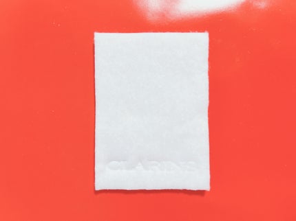 あーやん@フォロバ on LIPS 「バースデーギフトでいただいたクラランスのオリジナルコットン。ロ..」(2枚目)