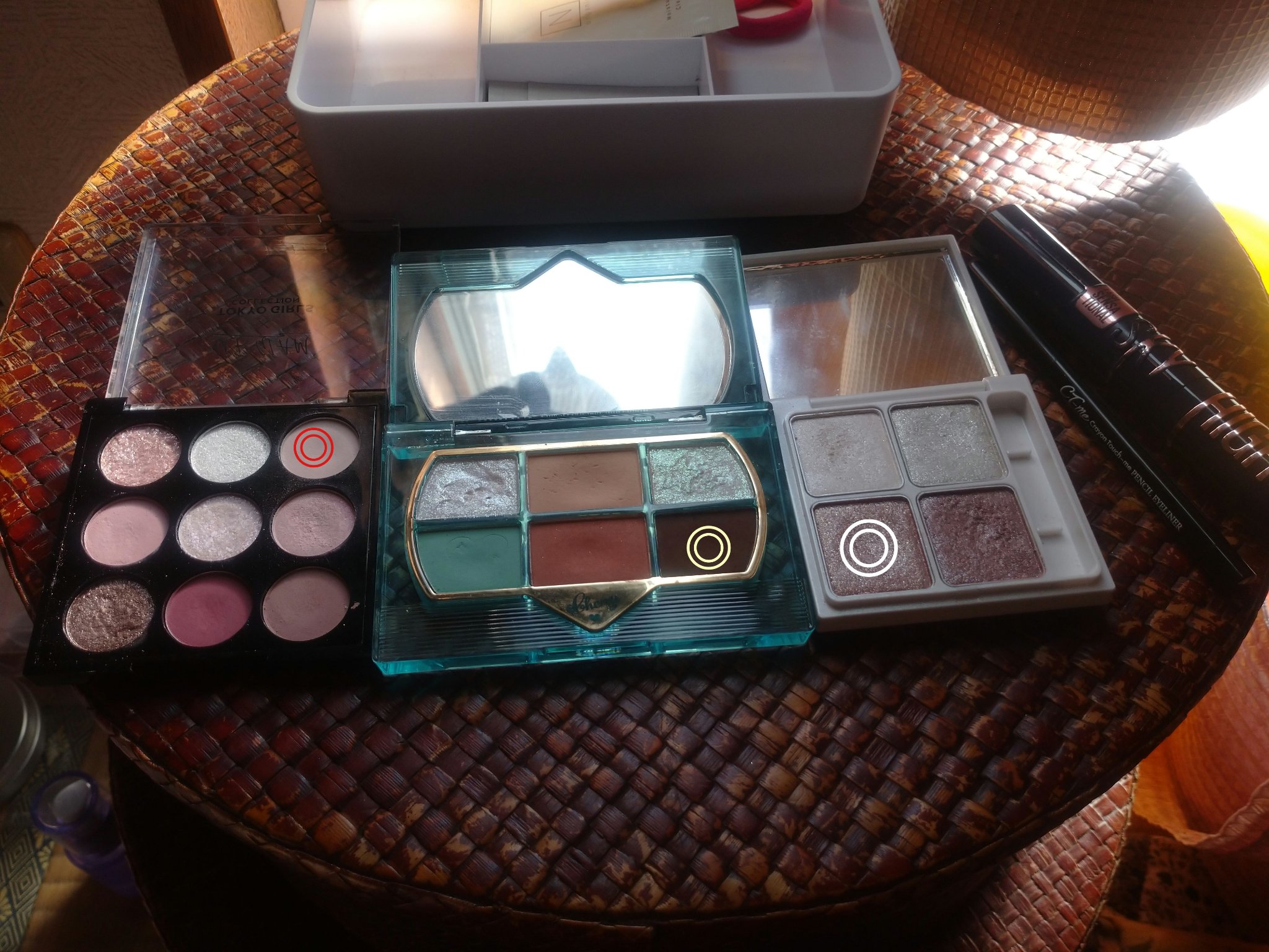 レトロマグネティック アイシャドウパレット/FlowerKnows/アイシャドウパレットを使ったクチコミ（1枚目）