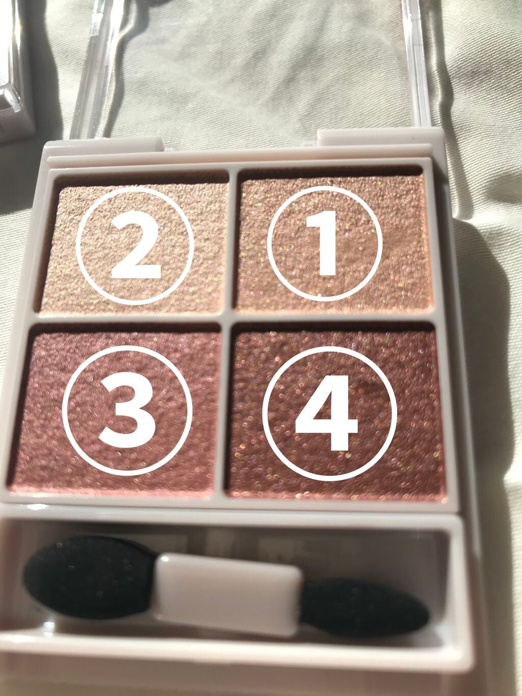 シルキースフレアイズ/キャンメイク/アイシャドウパレットを使ったクチコミ(2枚目)