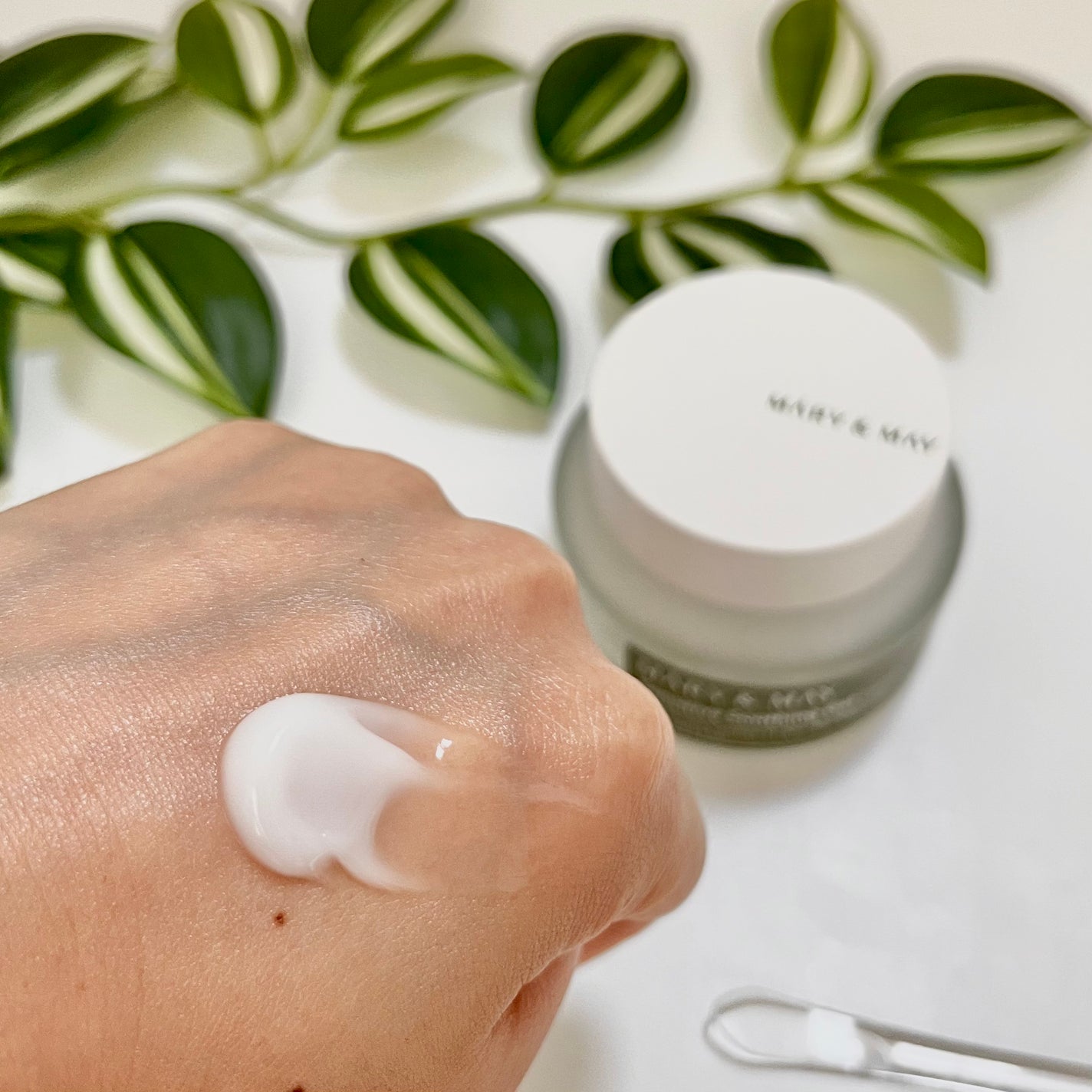 センシティブ スージングジェル/MARY&MAY/フェイスクリームを使ったクチコミ(3枚目)